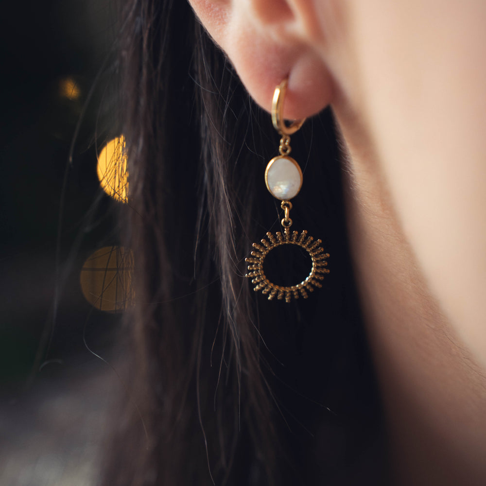 Sintra | Boucles d'oreilles en acier inoxydable et pierres naturelles | Quartz blanc | Doré