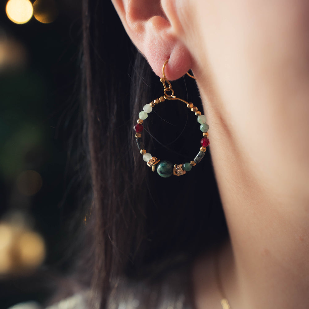 Cali | Boucles d'oreilles en acier inoxydable et pierres naturelles | Turquoise africaine & hématite | Doré