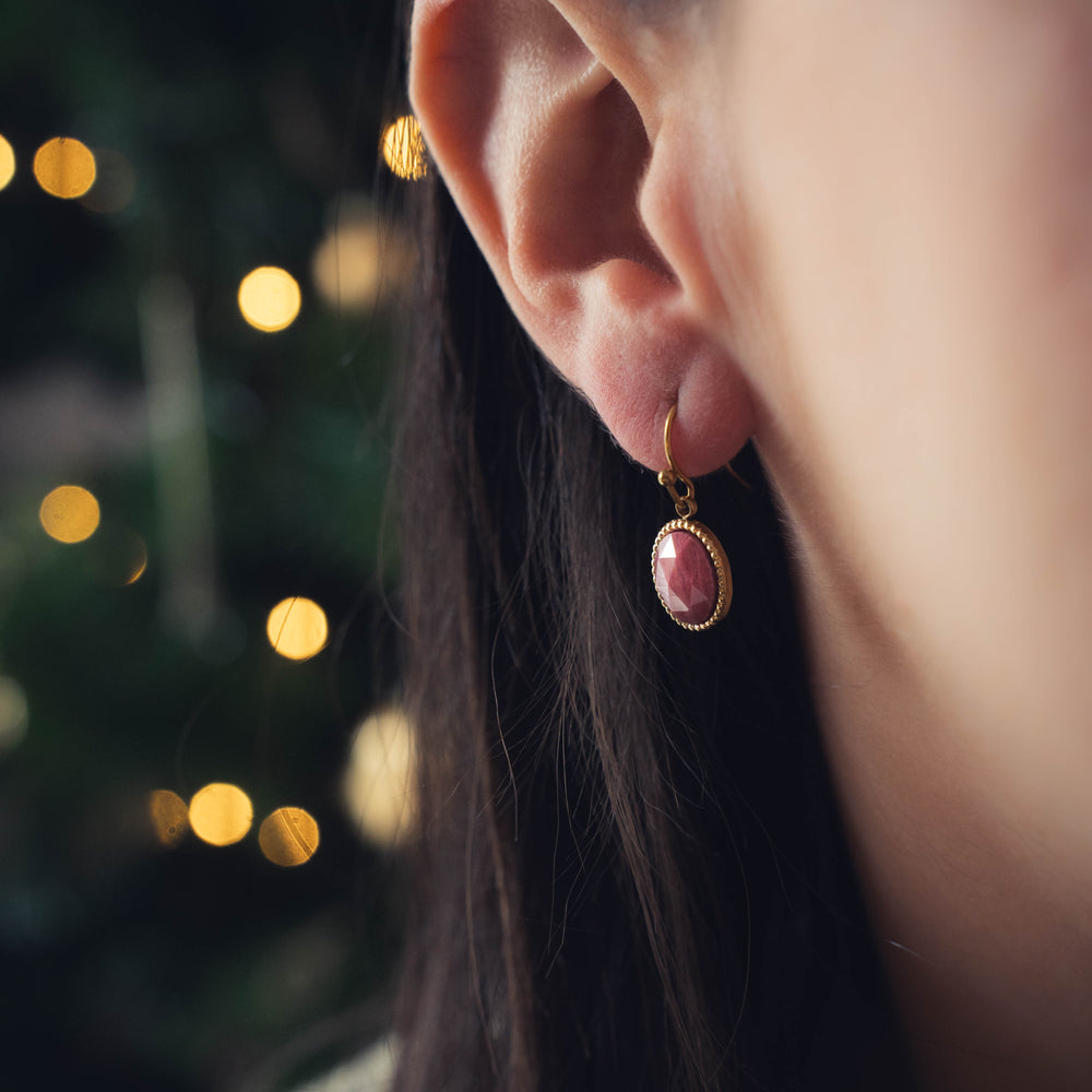 Vérone | Boucles d'oreilles en acier inoxydable et pierres naturelles | Rhodonite | Doré