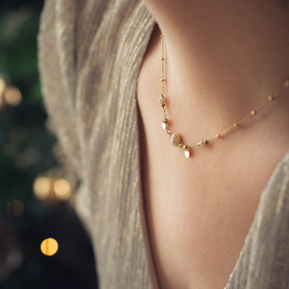 
                      
                        Tulum | Collier en acier inoxydable et pierres naturelles | Jaspe Paysage | Doré
                      
                    