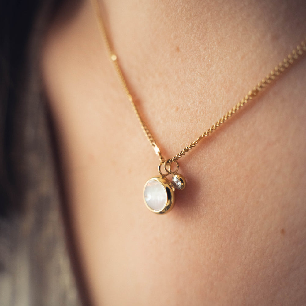 
                      
                        Mexico | Collier en acier inoxydable et pierre naturelle | Nacre | Doré
                      
                    