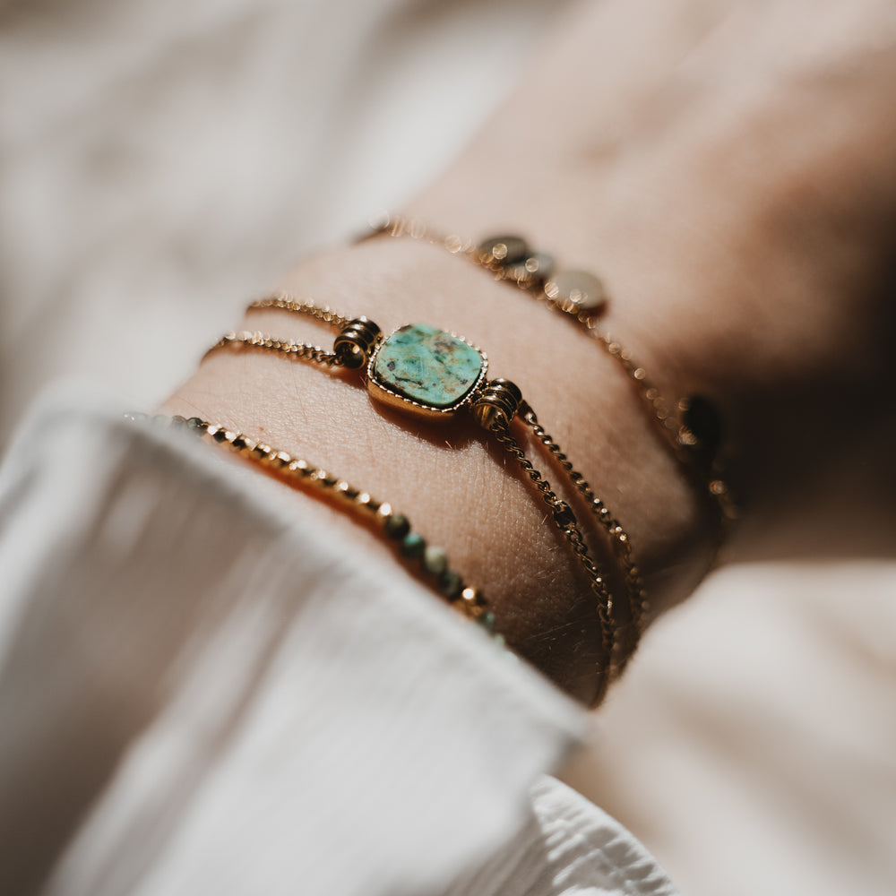 
                      
                        Izmir | Bracelet en acier inoxydable et pierre naturelle | Turquoise Africaine | Doré
                      
                    