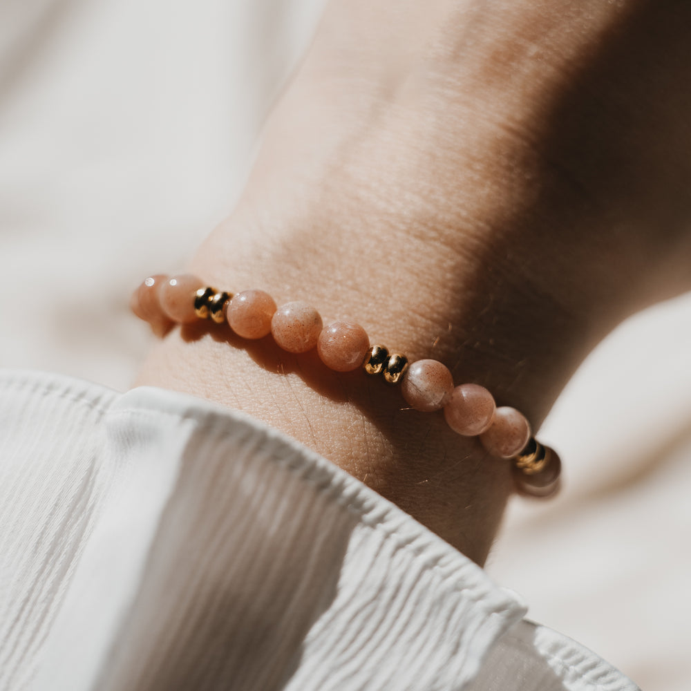 
                      
                        Rome | Bracelet en acier inoxydable et pierres naturelles | Doré
                      
                    