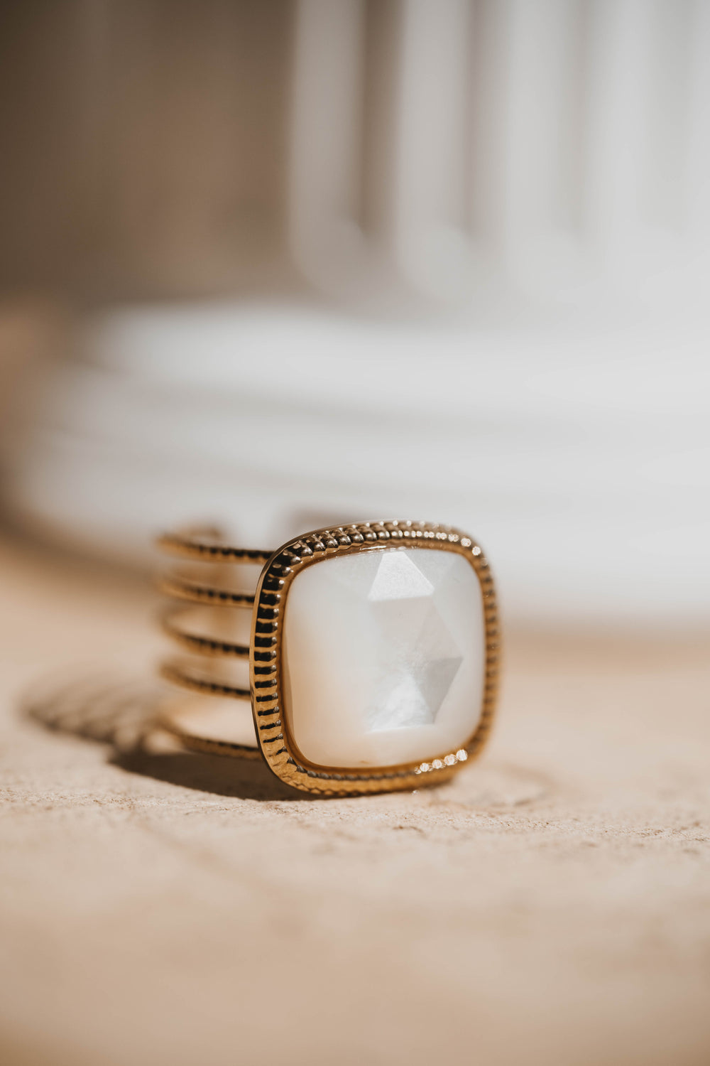 Faro | Bague en acier inoxydable et pierre naturelle | Nacre | Doré