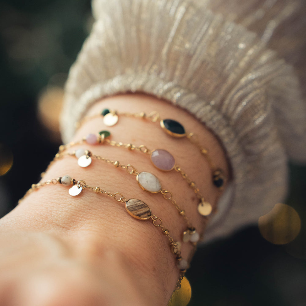 
                      
                        Tulum | Bracelet en acier inoxydable et pierres naturelles | Quartz blanc | Doré
                      
                    