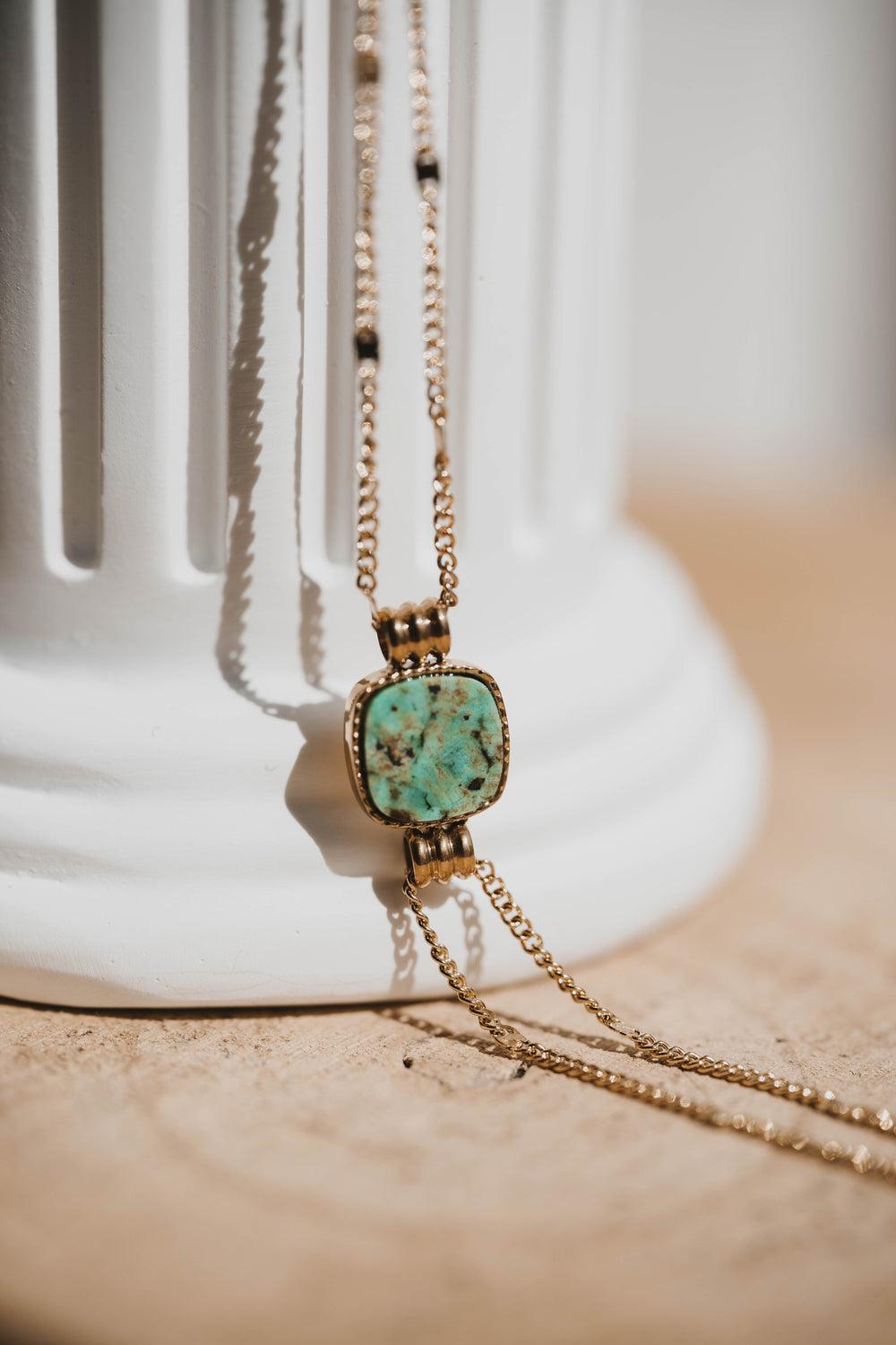 Izmir | Bracelet en acier inoxydable et pierre naturelle | Turquoise Africaine | Doré