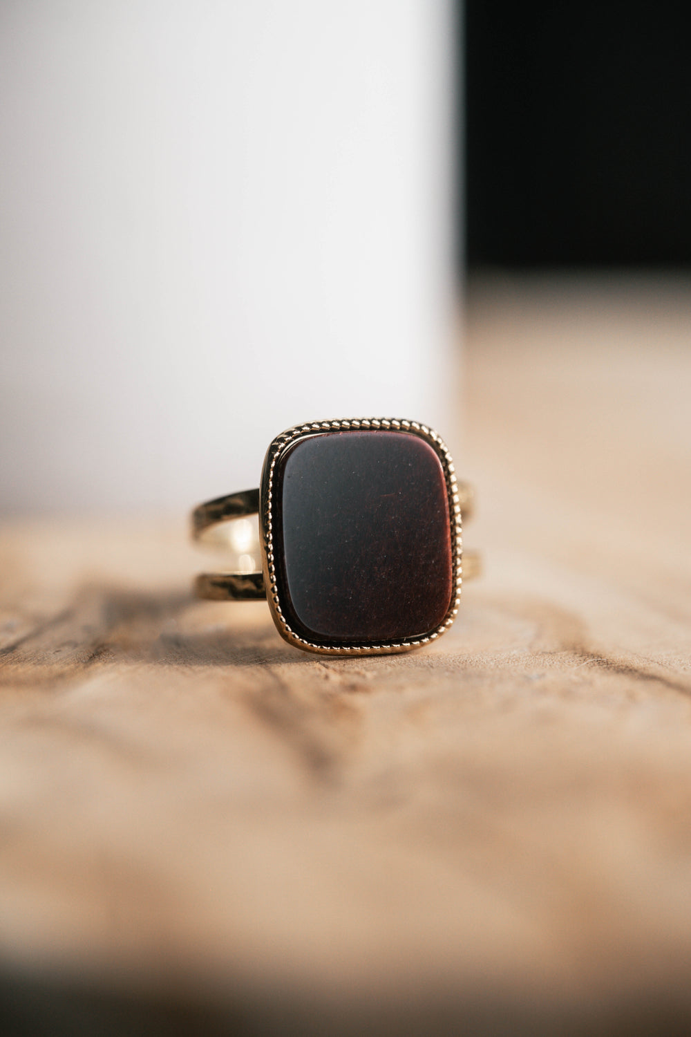 Modène | Bague en acier inoxydable et pierre naturelle | Œil de Taureau | Doré