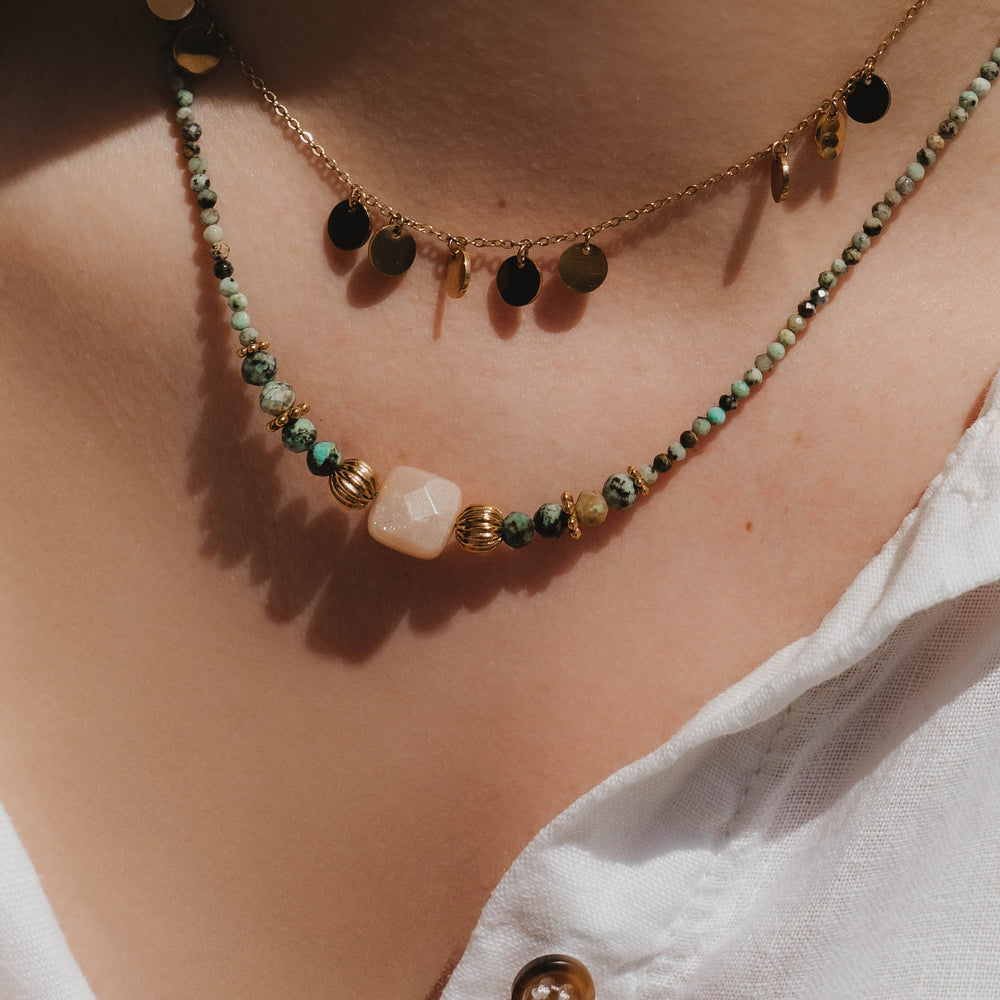 
                      
                        Le Caire | Collier en acier inoxydable et pierres naturelles | Turquoise Africaine | Doré
                      
                    